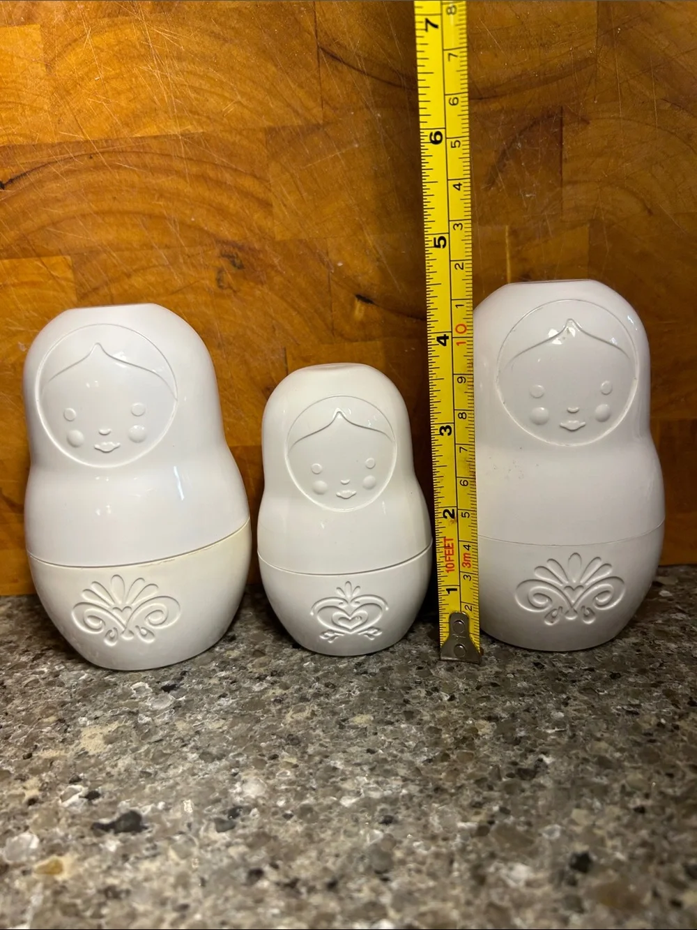 3 Nesting dolls measuring cups